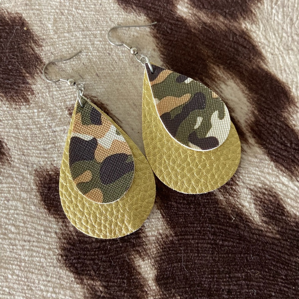 Leather earrings